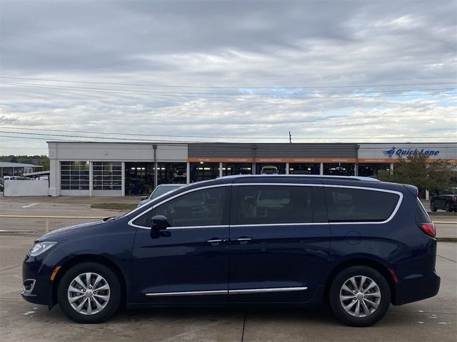 2019 Chrysler Pacifica Touring-L