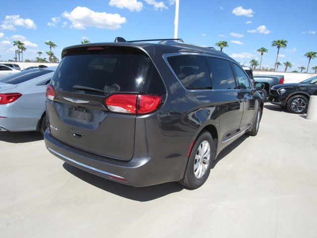 2019 Chrysler Pacifica Touring-L