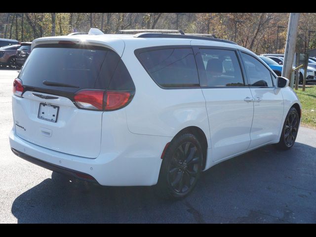 2019 Chrysler Pacifica Touring-L