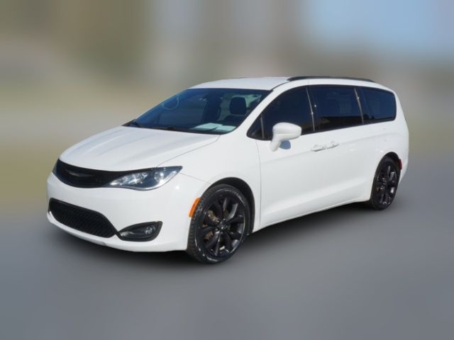 2019 Chrysler Pacifica Touring-L