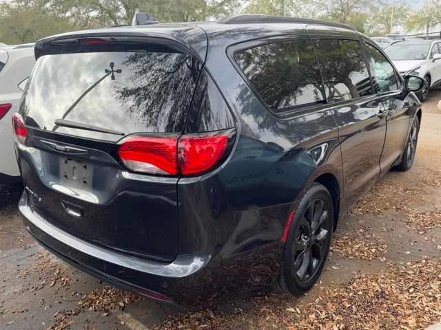 2019 Chrysler Pacifica Touring-L