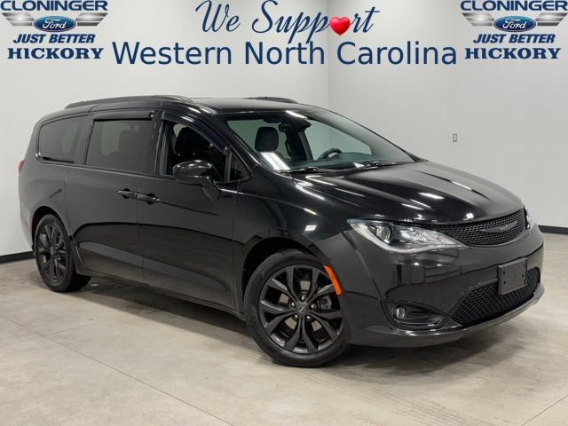 2019 Chrysler Pacifica Touring-L