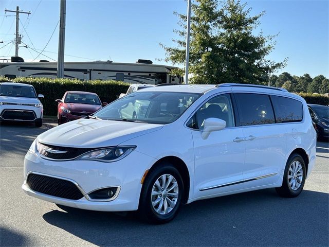 2019 Chrysler Pacifica Touring-L