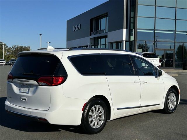 2019 Chrysler Pacifica Touring-L