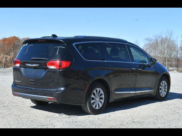 2019 Chrysler Pacifica Touring-L