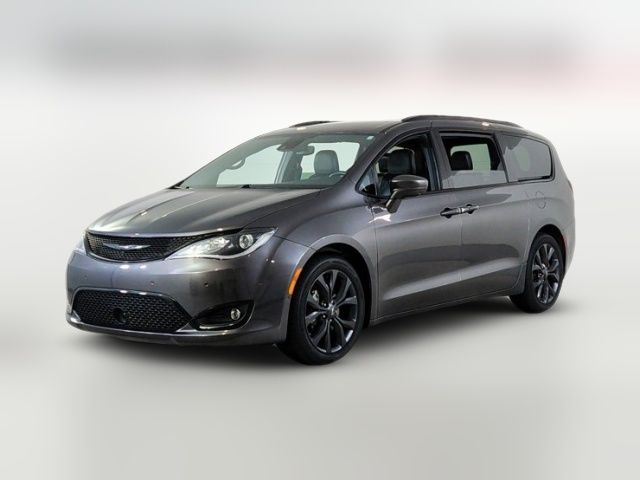 2019 Chrysler Pacifica Touring-L