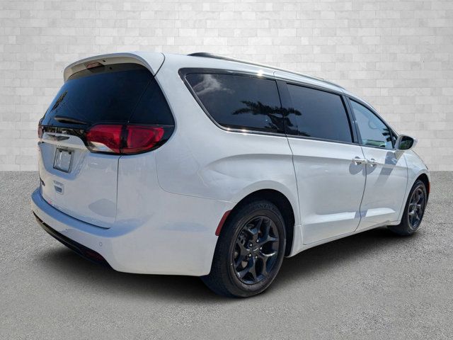 2019 Chrysler Pacifica Touring-L