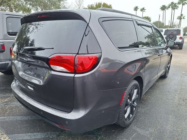 2019 Chrysler Pacifica Touring-L