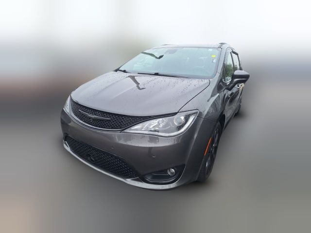 2019 Chrysler Pacifica Touring-L