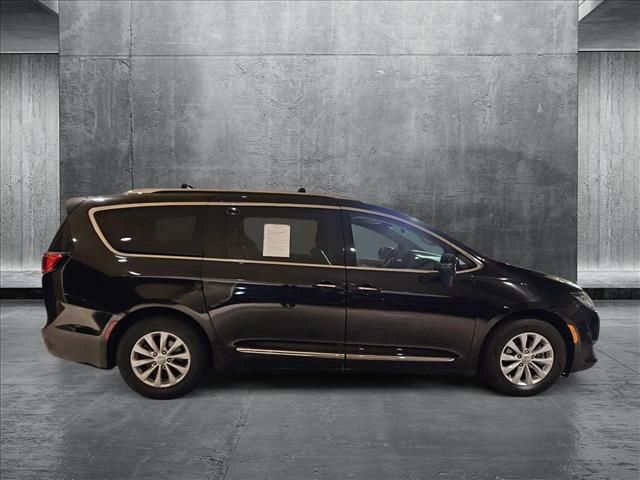 2019 Chrysler Pacifica Touring-L