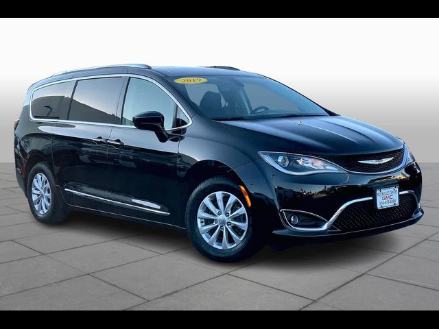 2019 Chrysler Pacifica Touring-L