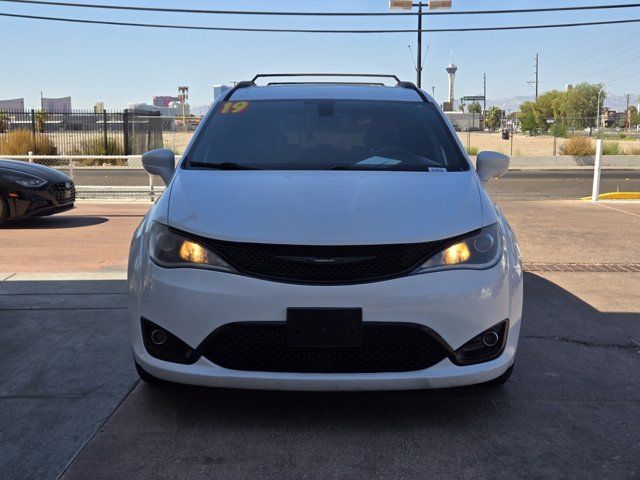 2019 Chrysler Pacifica Touring-L