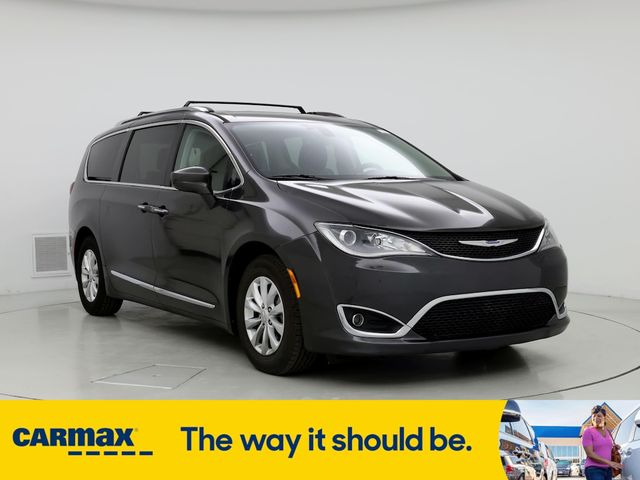 2019 Chrysler Pacifica Touring-L