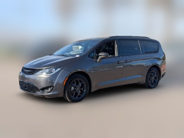 2019 Chrysler Pacifica Touring-L