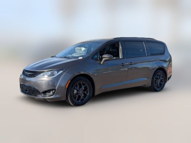 2019 Chrysler Pacifica Touring-L