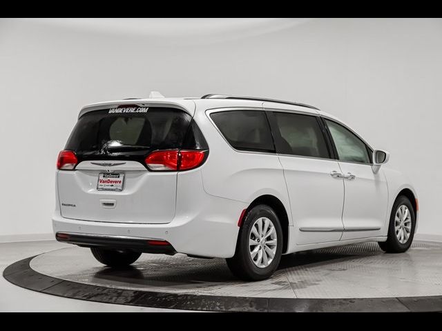 2019 Chrysler Pacifica Touring-L