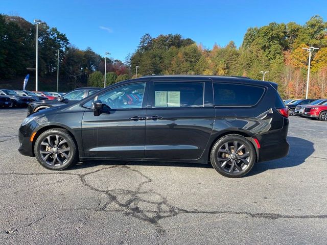 2019 Chrysler Pacifica Touring-L