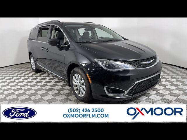 2019 Chrysler Pacifica Touring-L