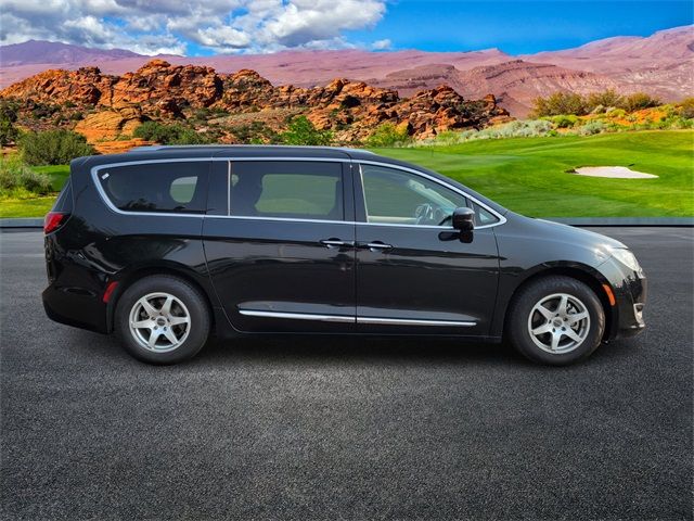 2019 Chrysler Pacifica Touring-L