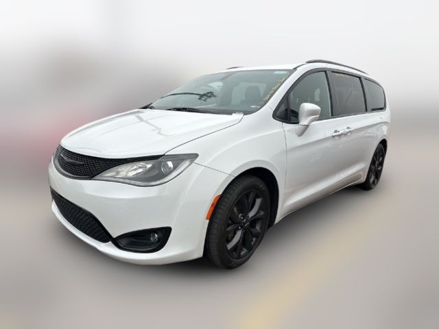 2019 Chrysler Pacifica Touring-L