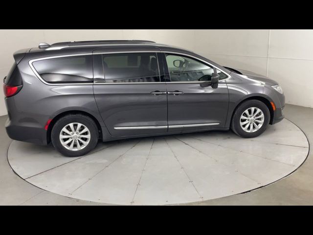 2019 Chrysler Pacifica Touring-L