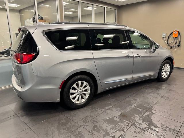 2019 Chrysler Pacifica Touring-L