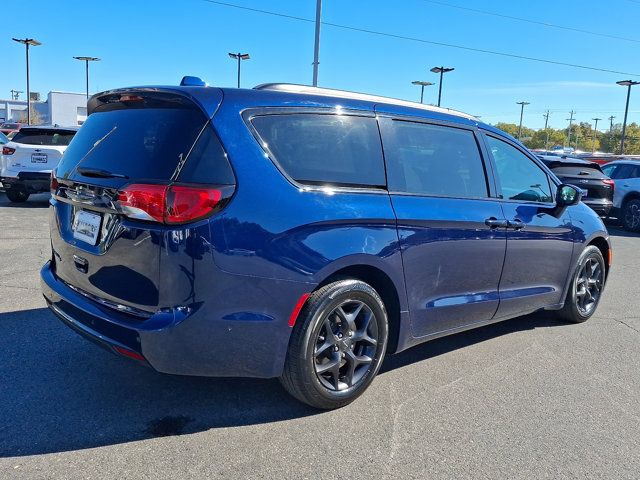 2019 Chrysler Pacifica Touring-L