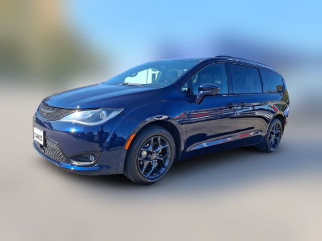 2019 Chrysler Pacifica Touring-L