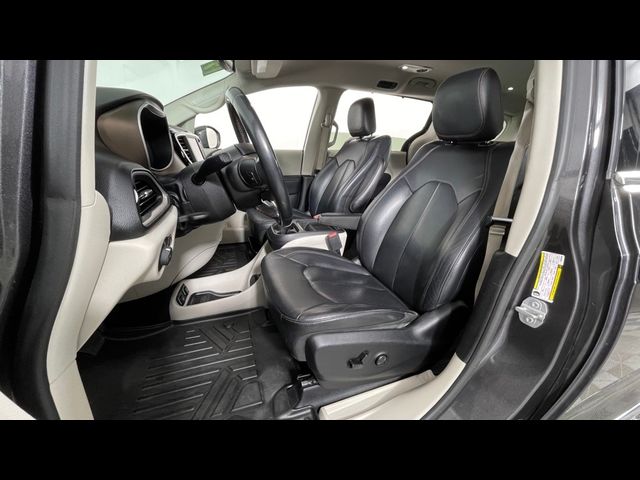 2019 Chrysler Pacifica Touring-L