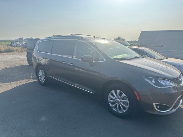 2019 Chrysler Pacifica Touring-L