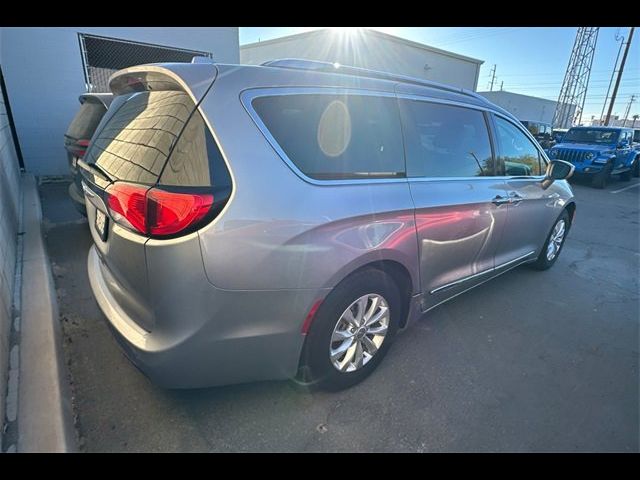 2019 Chrysler Pacifica Touring-L