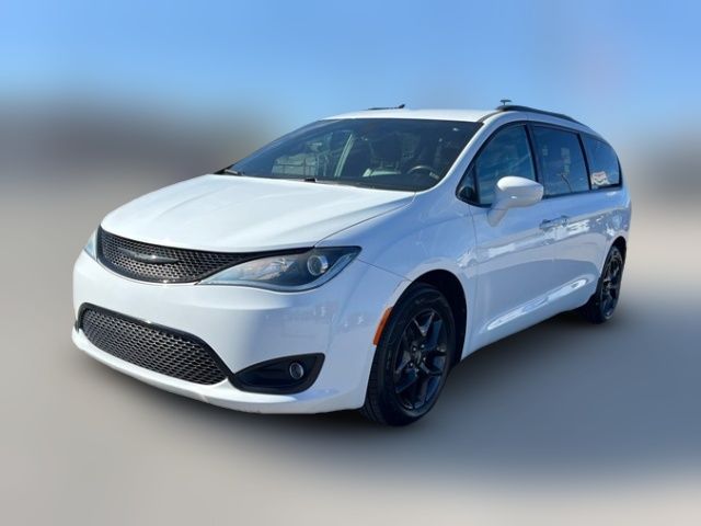 2019 Chrysler Pacifica Touring-L