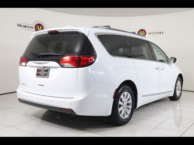 2019 Chrysler Pacifica Touring-L