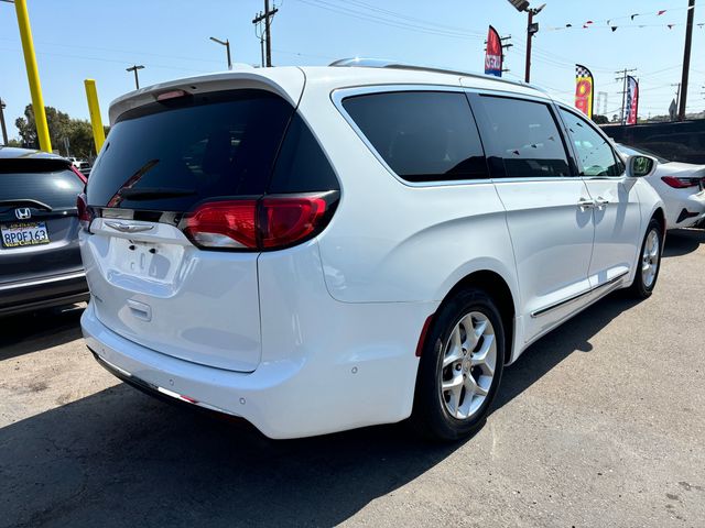 2019 Chrysler Pacifica Touring-L