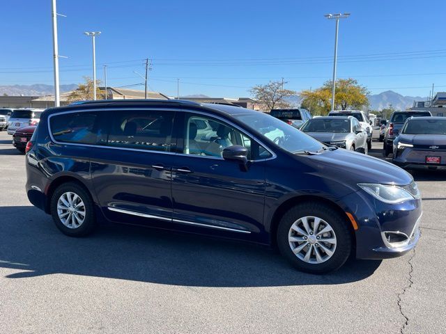 2019 Chrysler Pacifica Touring-L