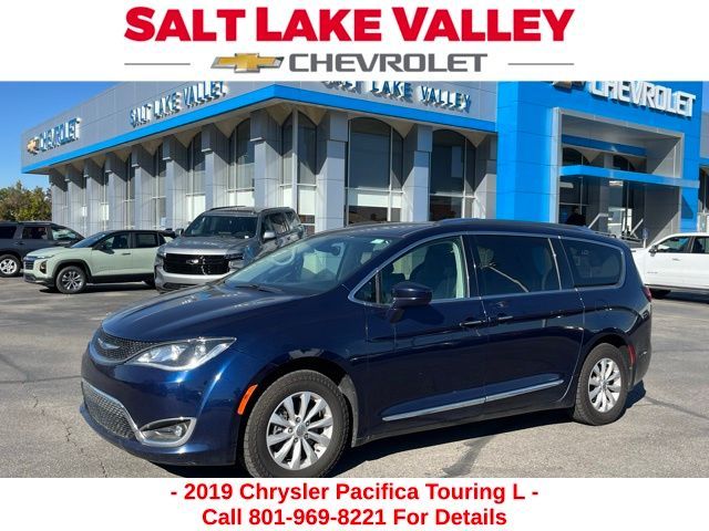 2019 Chrysler Pacifica Touring-L