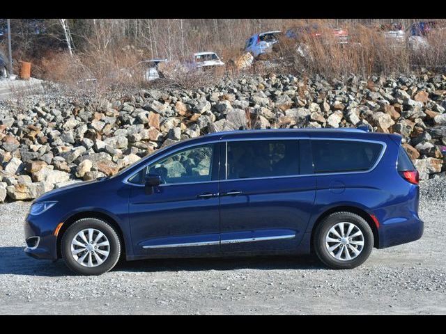 2019 Chrysler Pacifica Touring-L