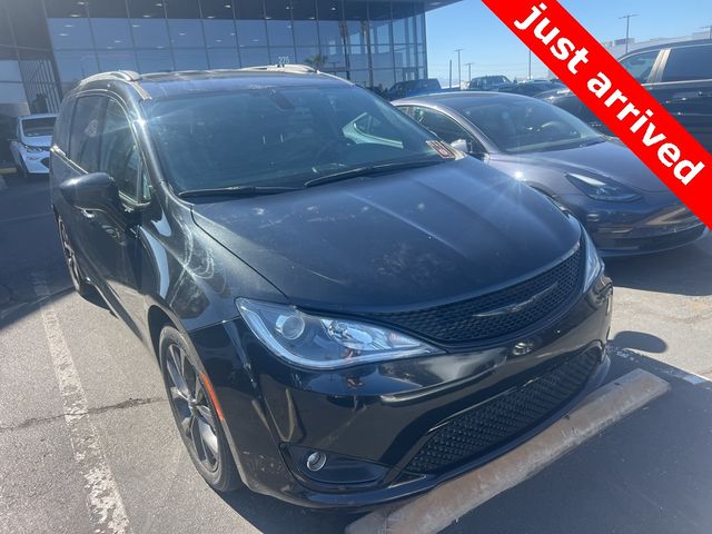 2019 Chrysler Pacifica Touring-L