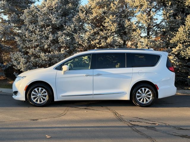 2019 Chrysler Pacifica Touring-L