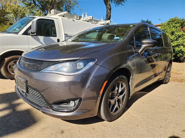 2019 Chrysler Pacifica Touring-L