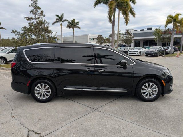 2019 Chrysler Pacifica Touring-L