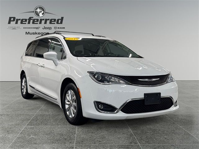 2019 Chrysler Pacifica Touring-L