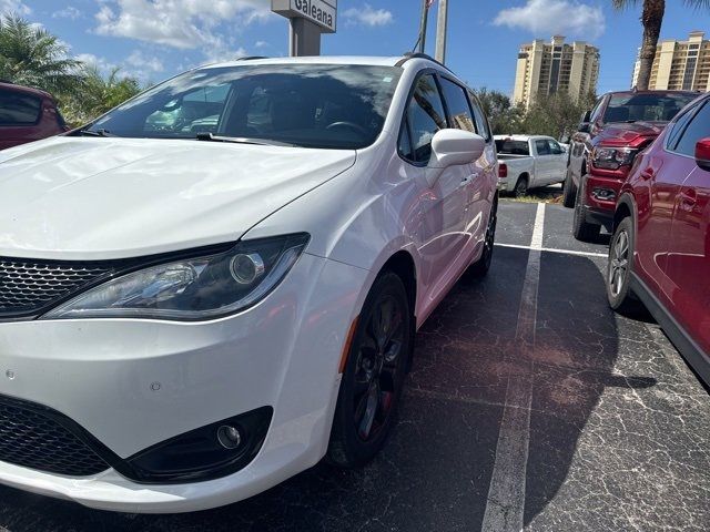 2019 Chrysler Pacifica Touring-L