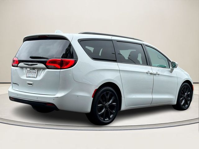 2019 Chrysler Pacifica Touring-L