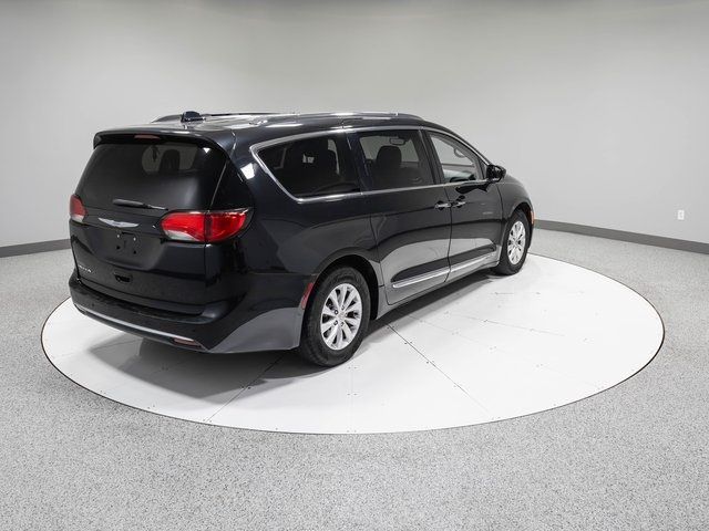 2019 Chrysler Pacifica Touring-L