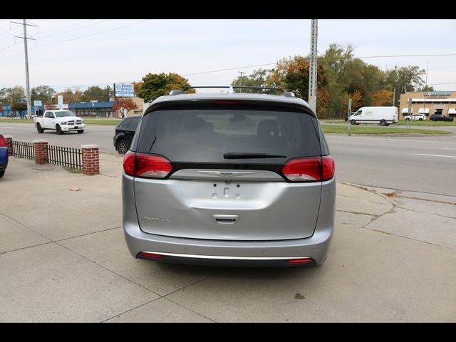 2019 Chrysler Pacifica Touring-L