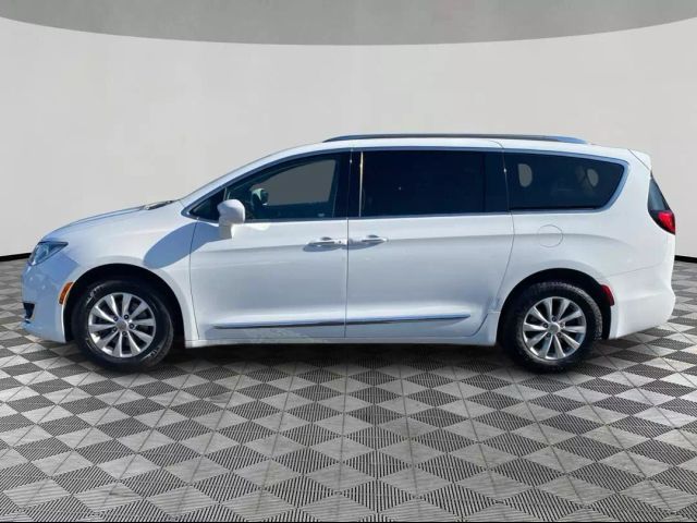 2019 Chrysler Pacifica Touring-L