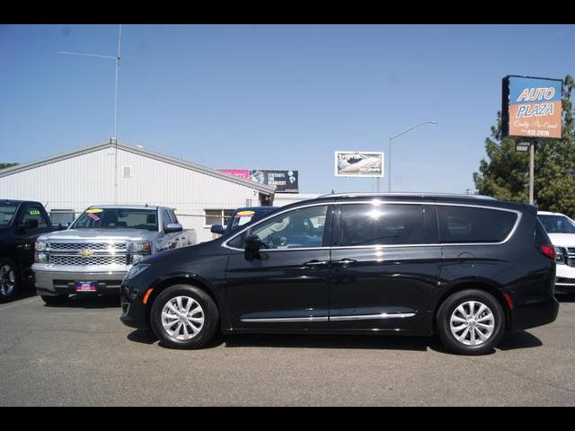 2019 Chrysler Pacifica Touring-L