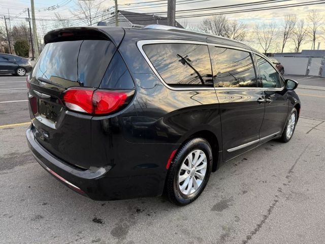 2019 Chrysler Pacifica Touring-L