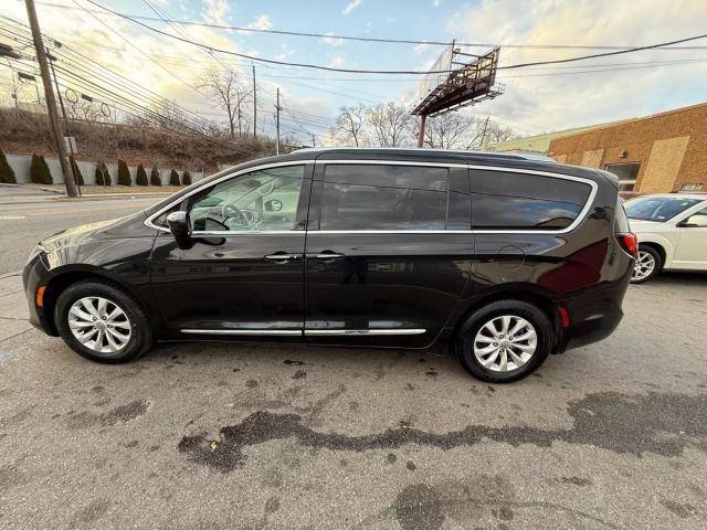 2019 Chrysler Pacifica Touring-L